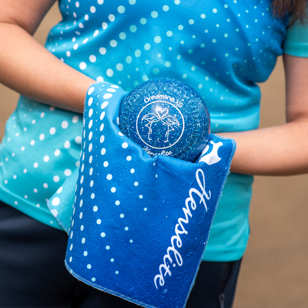 Henselite Dri Tec Towel Velocity Blue Mint Person 1